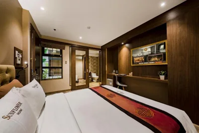 Chambre double Deluxe avec douche — Sunflower Luxury Hotel