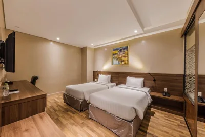 Chambre twin avec baignoire — Sunflower Luxury Hotel